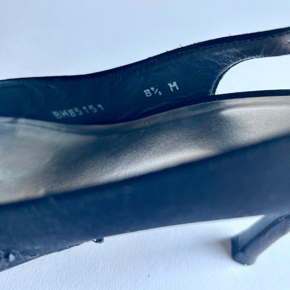Stuart Weitzman Black Fabric Point Toe Heels size 8.5 - Picture 12 of 14
